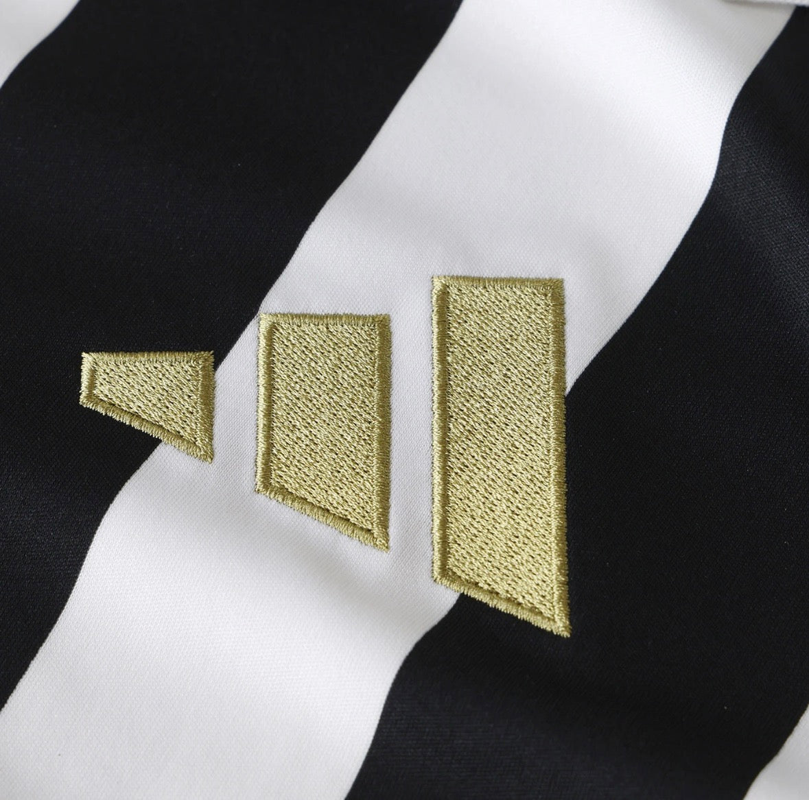 JUVENTUS HOME JERSEY 2026/27(FAN VERSION)